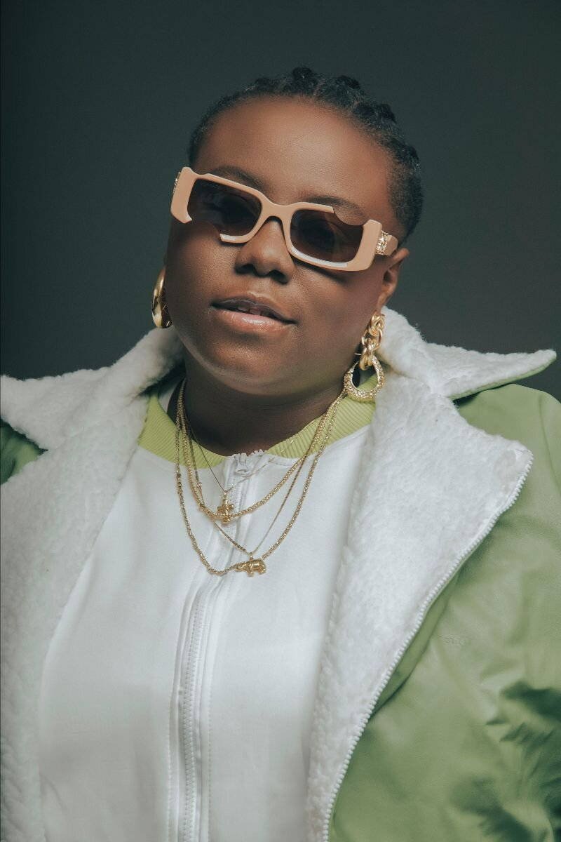 Teni Teni (Teniola Apata) is a Nigerian singer known for her vibrant personality and hits like Case and Uyo Meyo. Her unique style blends Afrobeats with soulful melodies.